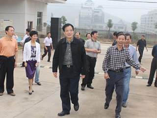 福建省政協(xié)副主席、省工商聯(lián)主席李祖可一行到我公司參觀(guān)指導工作