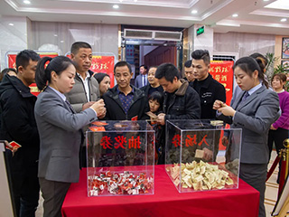 聚力·揚帆——雙龍戲珠酒業(yè)25周年廠(chǎng)慶答謝宴火爆來(lái)襲！